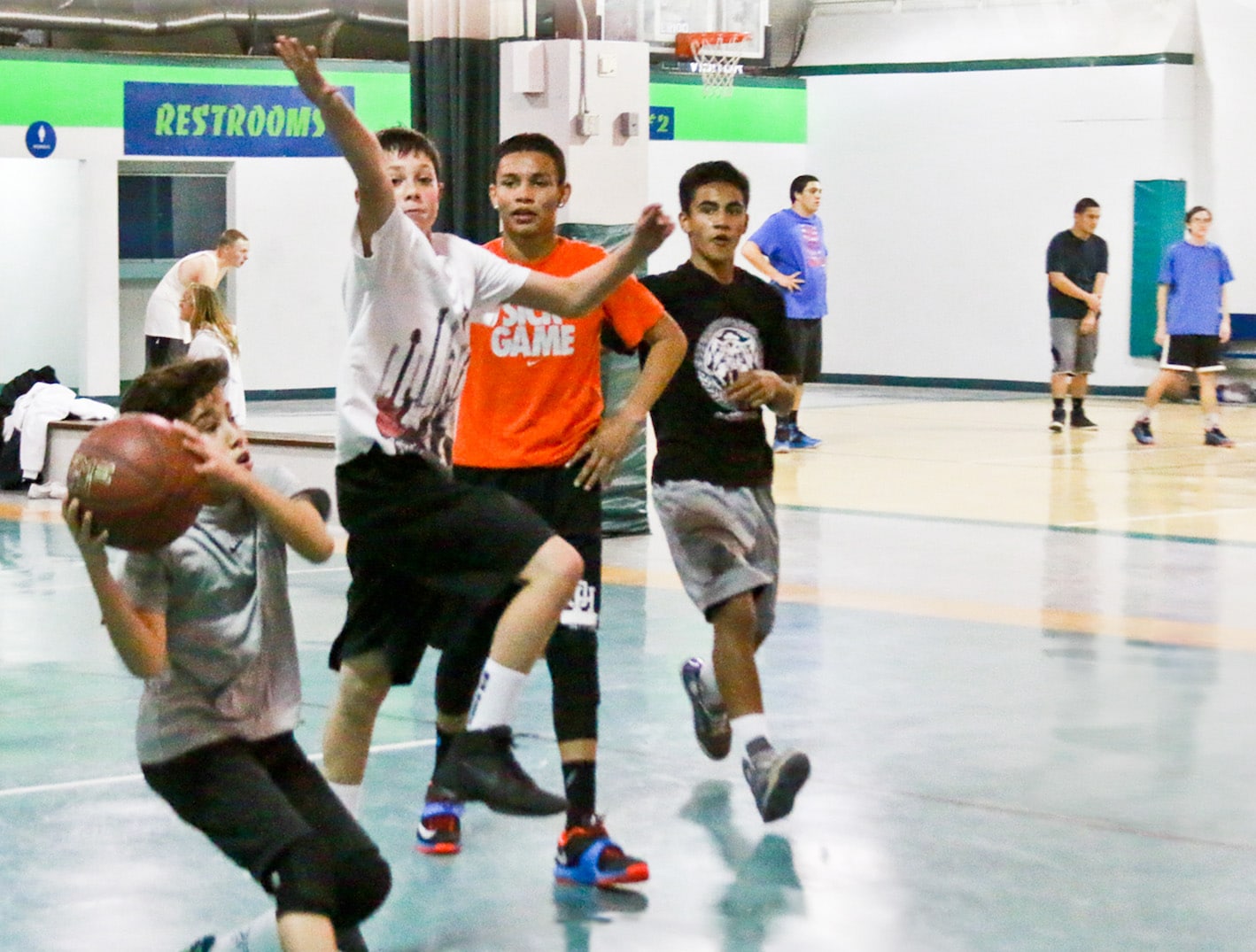 Updated Hours 1-2023 Kids playing basketball at the Epicentre